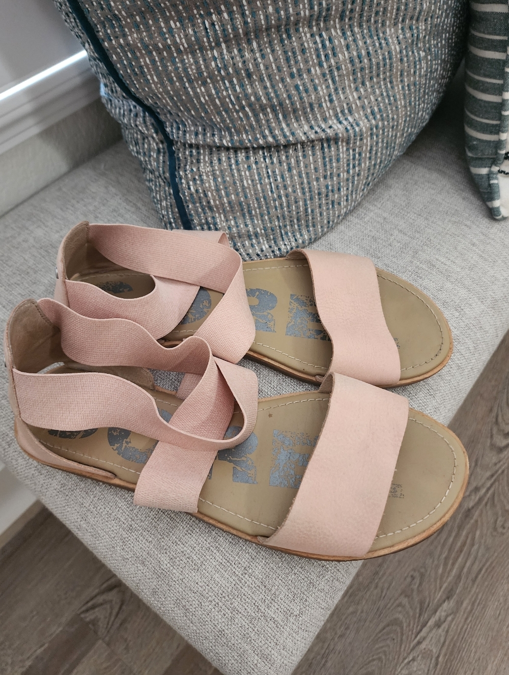 Sorel Women's Elastic Strap & Genuine Soft Leather Sandals in Blush Pink